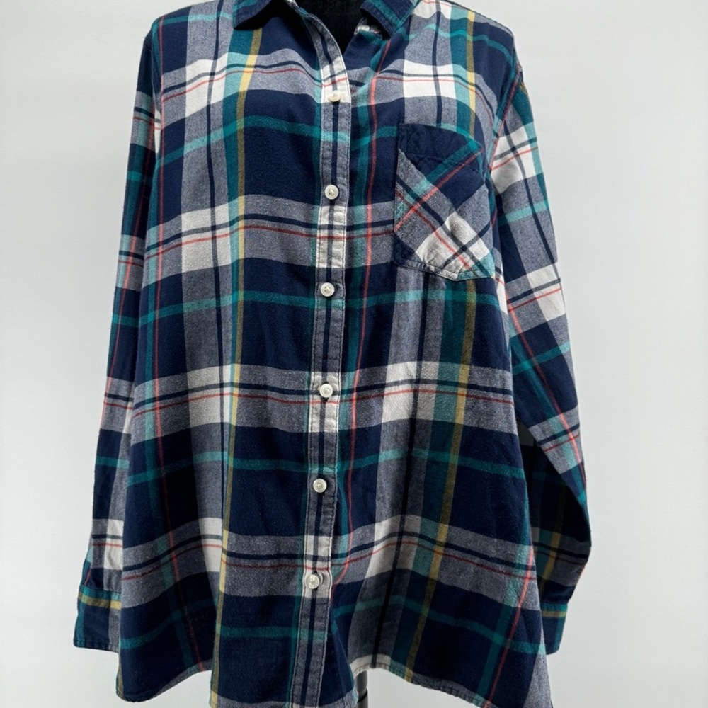 Old Navy The Classic Plaid button down shirt - Picture 2 of 5
